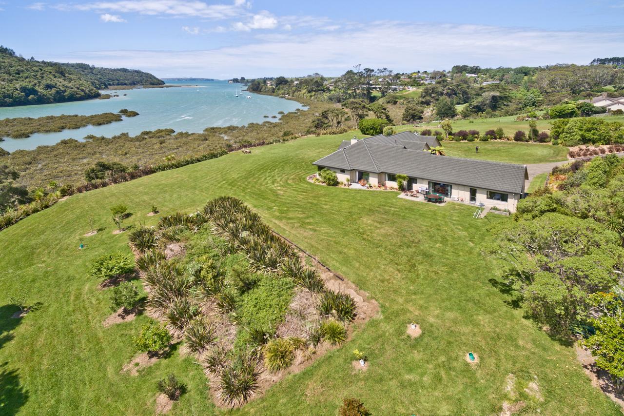 Okura River Estate Getaway Auckland Eksteriør billede